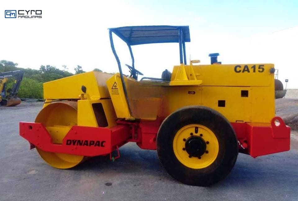 Rolo Compactador Dynapac CA15 1980 - foto 1 de 4