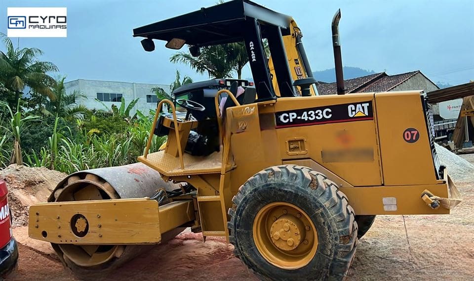 Rolo Compactador Caterpillar CP-433C 2000 - foto 1 de 2