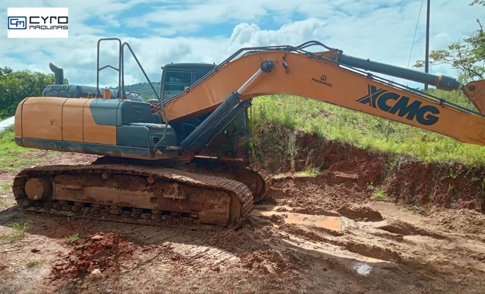 Escavadeira XCMG XE225BR 2021 - foto 1 de 7