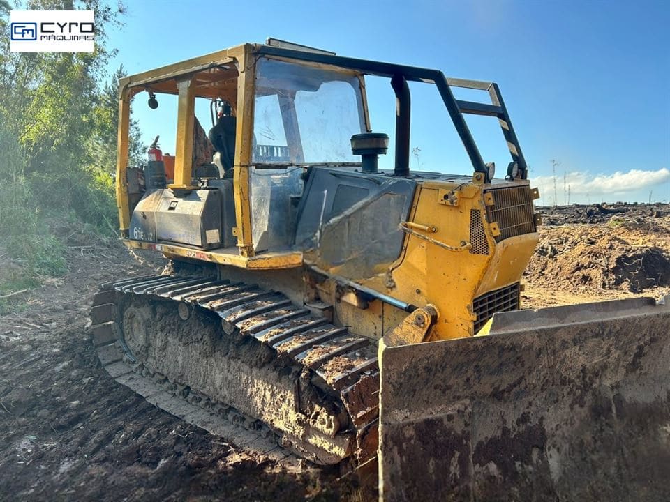 Trator de Esteira Komatsu D61-EX 2003 - foto 1 de 6
