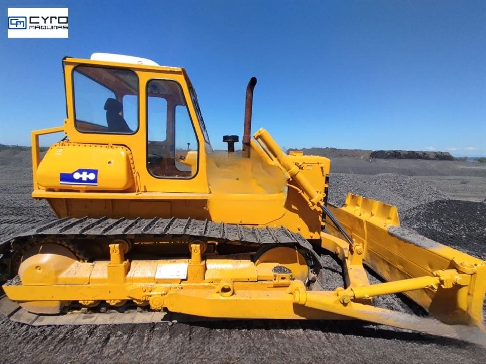 Trator de Esteira Komatsu D65 1986 - foto 1 de 7