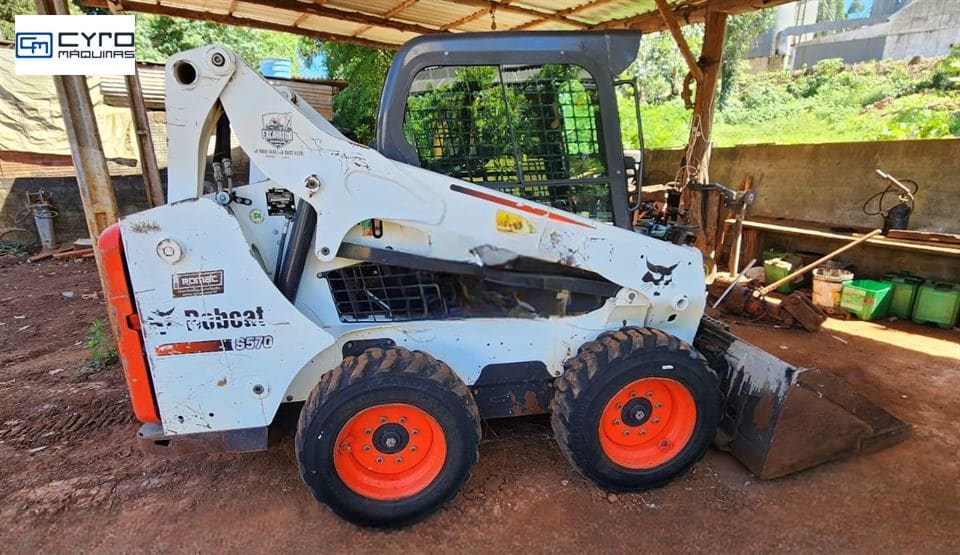 Mini-Carregadeira Bobcat S570 2021 - foto 1 de 8