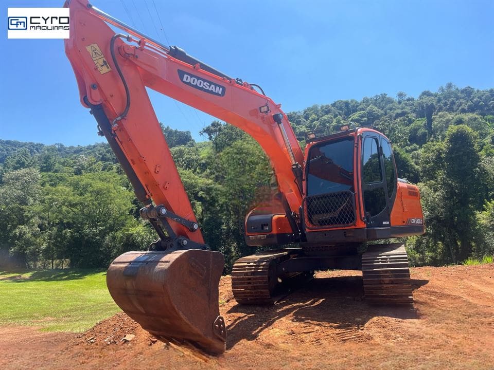 Escavadeira Doosan DX140LC 2018 - foto 1 de 8