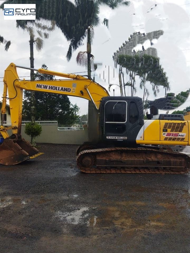 Escavadeira New Holland E215 ME 2008 - foto 1 de 8