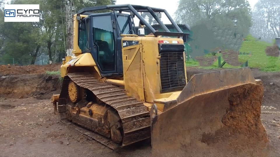 Trator de Esteira Caterpillar D6N 2012 - foto 1 de 5