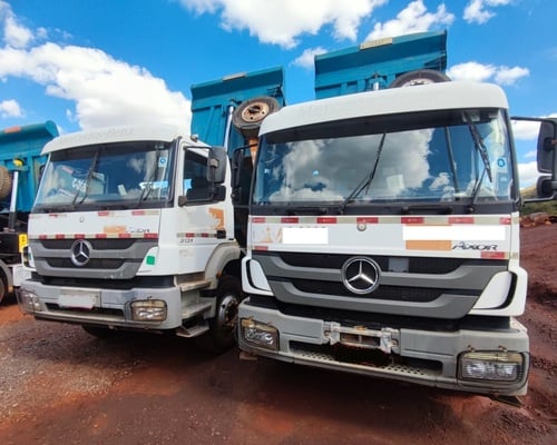 Caminhão Mercedes Benz Caçamba MB3131 15/15 - foto 1 de 10