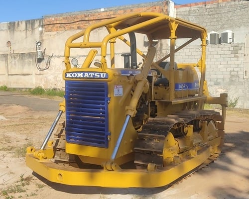 Trator de Esteiras Komatsu D50-A 85/85 - foto 1 de 2
