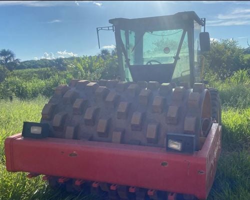 Rolo compactador Dynapac Rolo CA 250 08/08 - foto 1 de 4