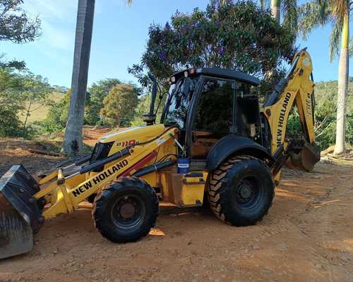 Retroescavadeira New Holland B110B 18/18 - foto 1 de 1