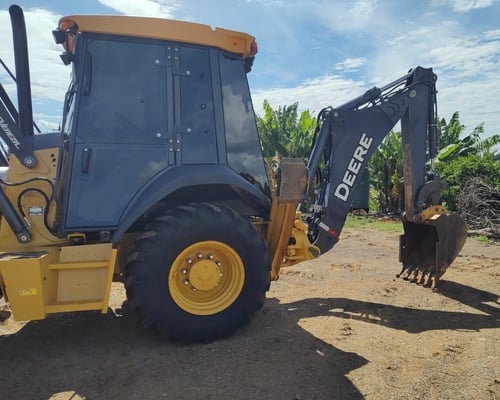 Retroescavadeira John Deere 310 L 20/20 - foto 1 de 3