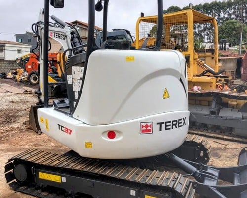 Mini Escavadeira Terex TC 37 10/10 - foto 1 de 4