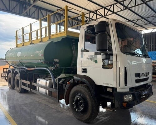 Caminhão Iveco Pipa TECTOR 240E30 19/19 - foto 1 de 1
