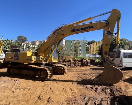 Escavadeira Komatsu PC350 20/17 - foto 1 de 9
