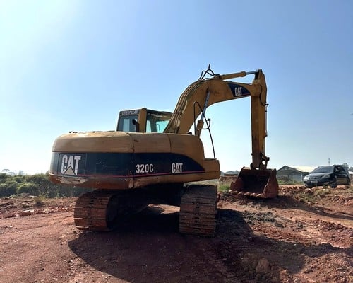 Escavadeira Caterpillar 320C 07/07 - foto 1 de 7