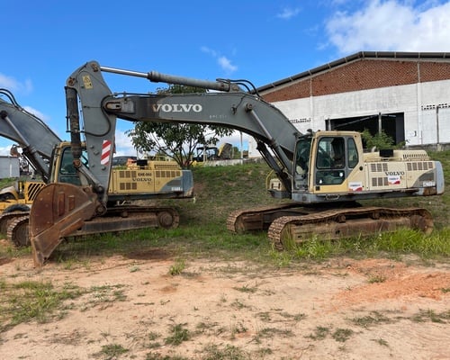 Escavadeira Volvo EC460 10/10 - foto 1 de 18
