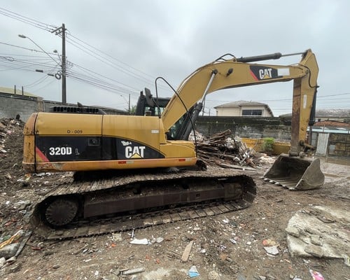 Escavadeira Caterpillar 320 DL 10/11 - foto 1 de 9