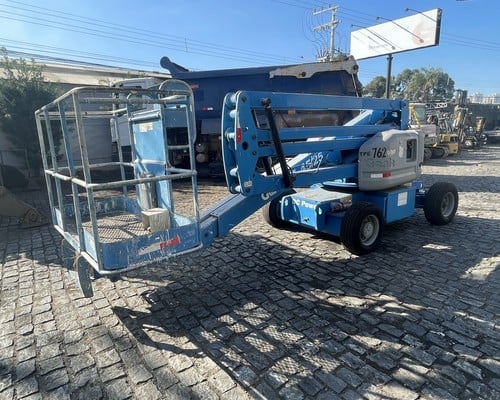 Plataforma Elevatória Genie Z4525DC 09/09 - foto 1 de 17