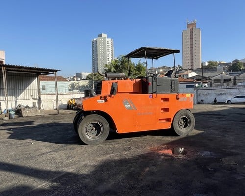 Rolo compactador Hamm GRW 18 08/08 - foto 1 de 20