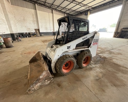 Mini Carregadeira Bobcat S130 11/11 - foto 1 de 24