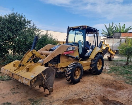 Retroescavadeira Caterpillar 420 E 08/08 - foto 1 de 13