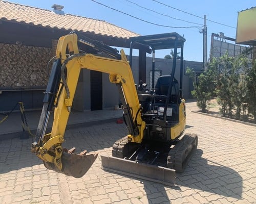 Mini Escavadeira Yanmar ViO 17 21/21 - foto 1 de 15