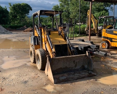 Mini Retroescavadeira JCB 1CX 08/08 - foto 1 de 8