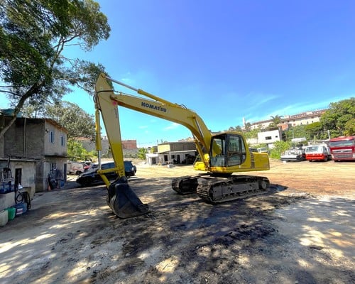 Escavadeira Komatsu PC200 05/05 - foto 1 de 20