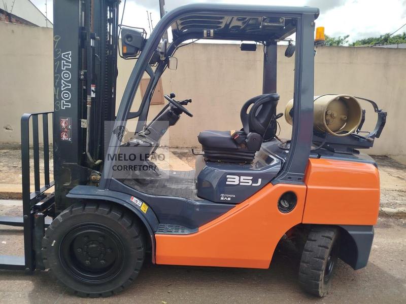 Empilhadeira Toyota 8FGJ35 2019 - foto 1 de 14
