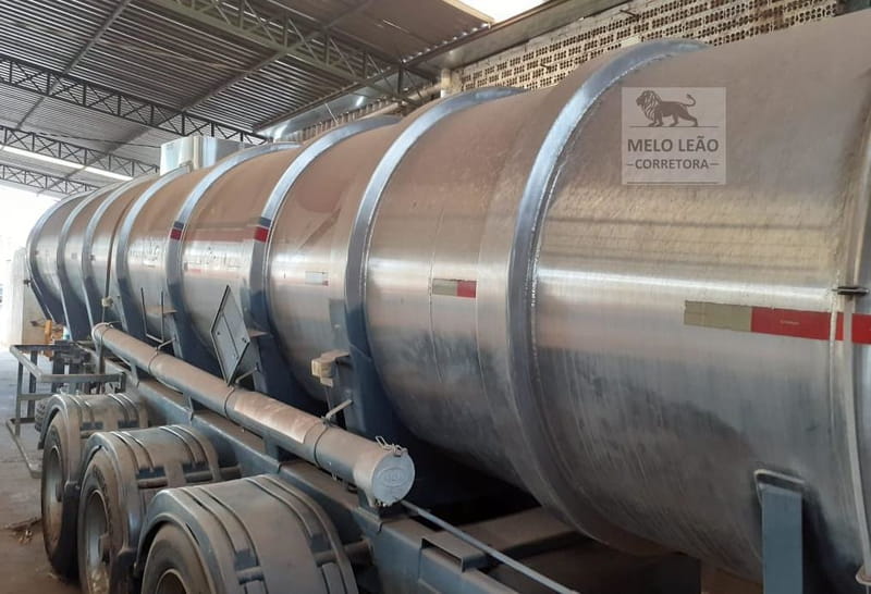 Carreta Kronorte tanque ST27 Inox 20.000 Litros 2005 - foto 1 de 41
