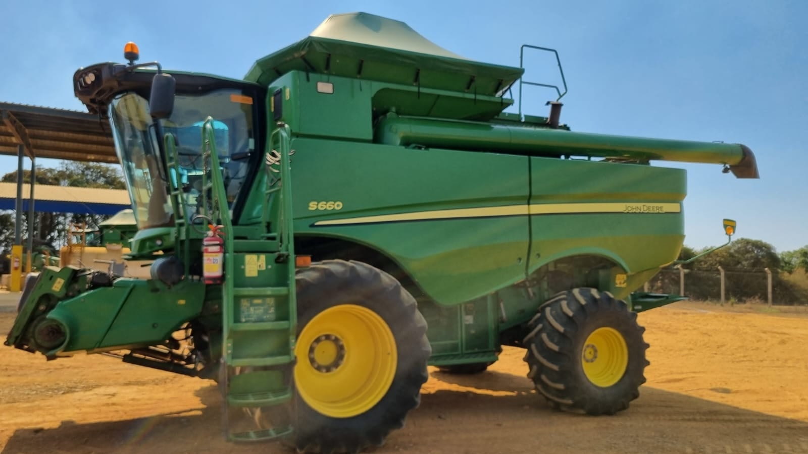 Colheitadeira John Deere S660 2016 - foto 1 de 20