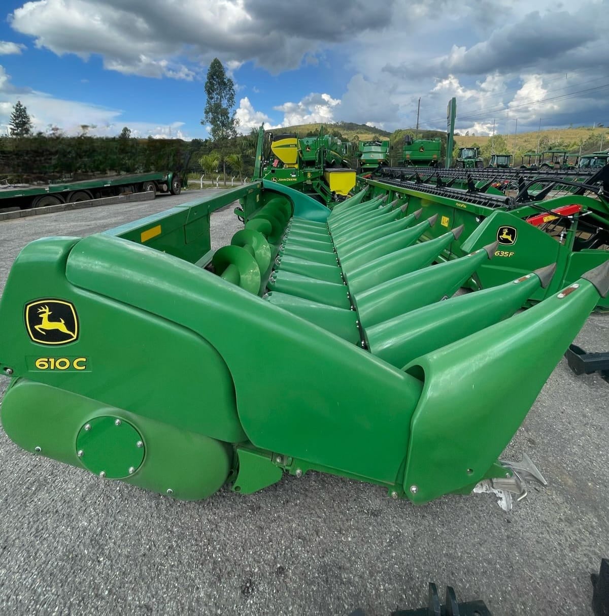 Plataformas para colheita John Deere 610C 2021 - foto 1 de 4