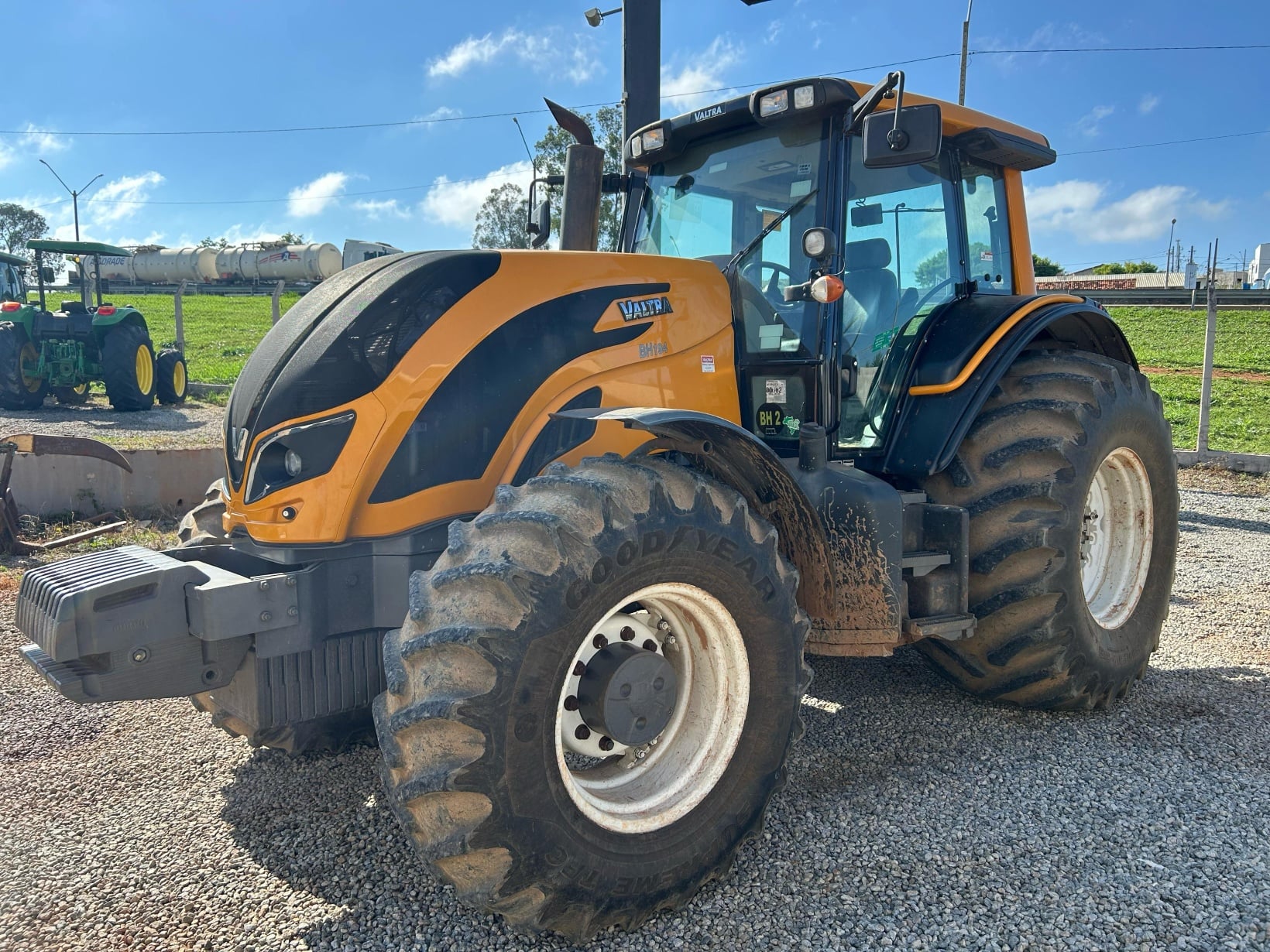 Trator agrícola Valtra BH 194 HiTech 2019 - foto 1 de 15