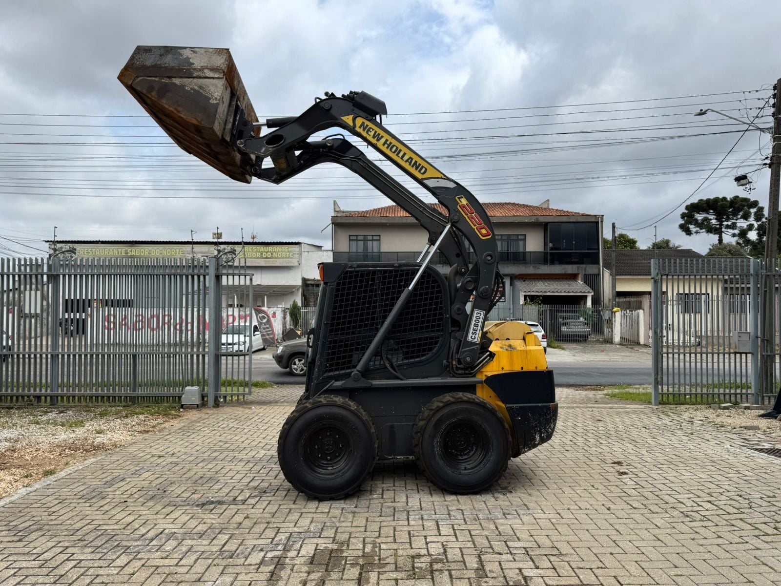 Outros New Holland L220 2020 - foto 1 de 21