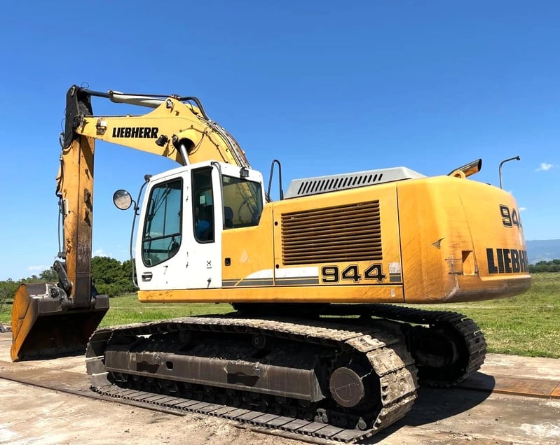 Escavadeira Liebherr R944C 2015 - foto 1 de 3