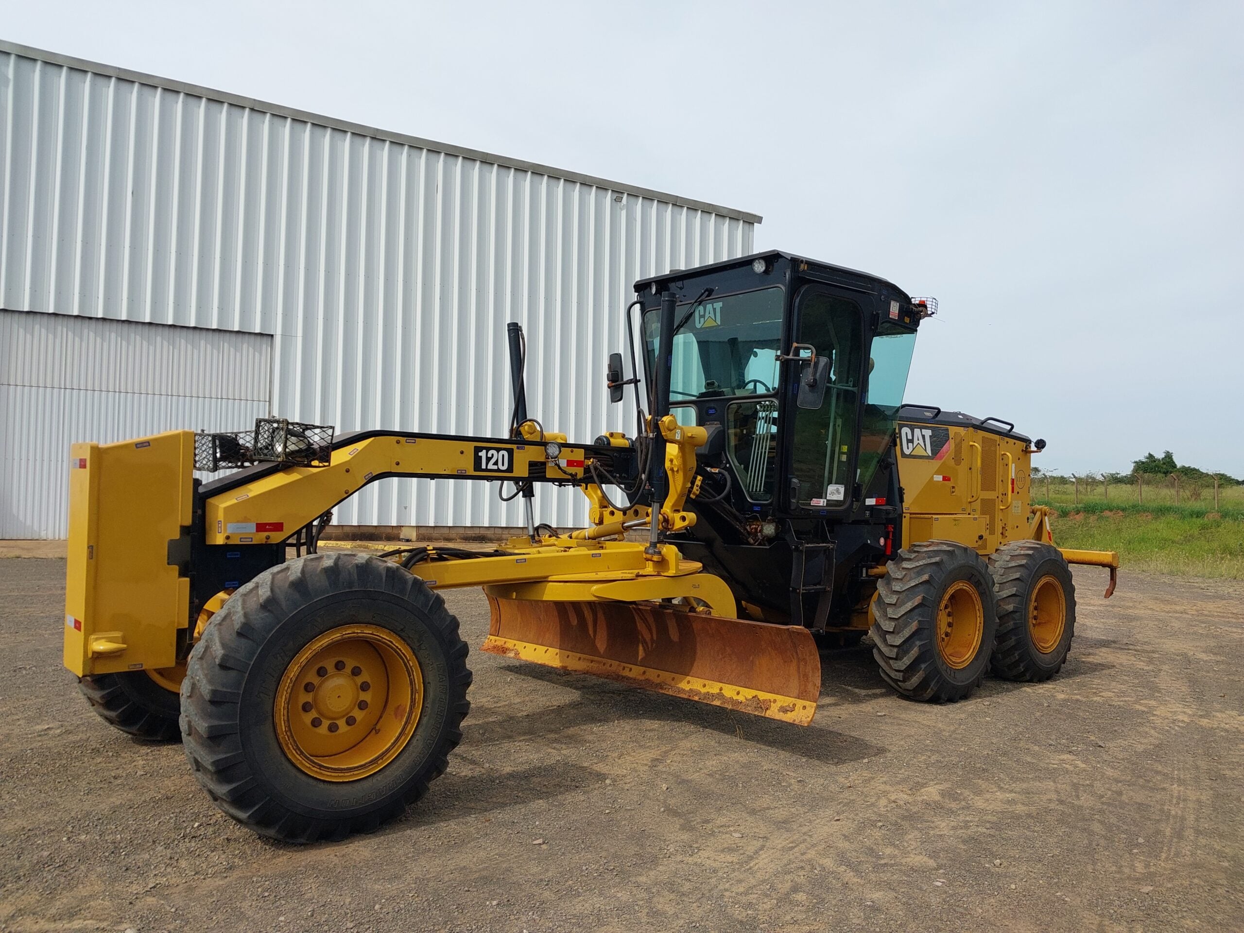 Motoniveladora Caterpillar 120K 2019 - foto 1 de 8