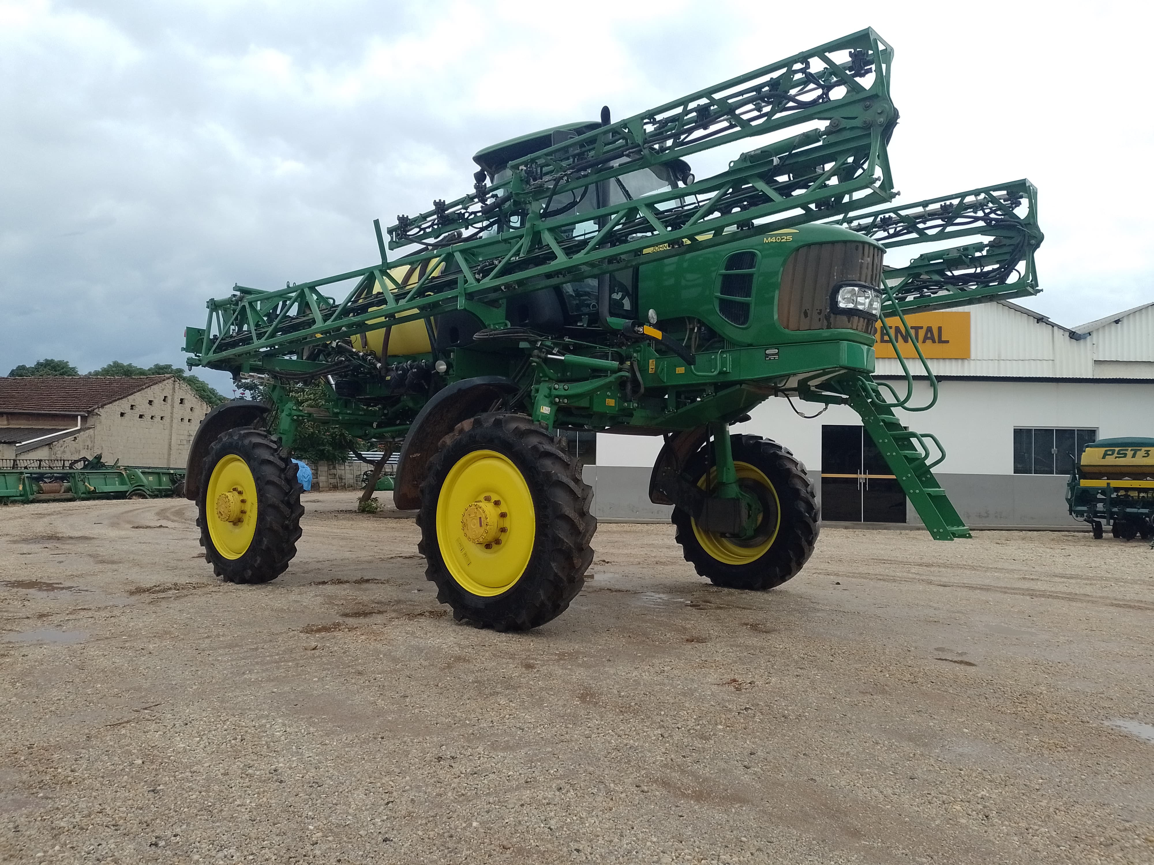 Pulverizador John Deere M4025 2023 - foto 1 de 1