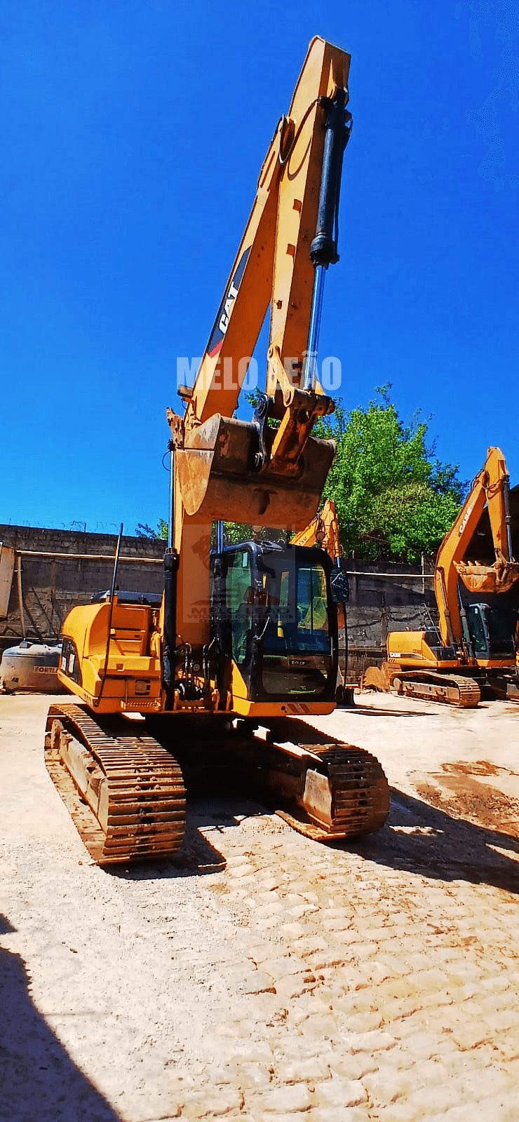 Escavadeira Caterpillar 315DL 2012 - foto 1 de 6