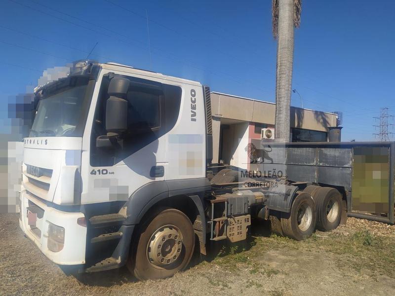 Caminhão Iveco Stralis 570S41T 2010 - foto 1 de 3