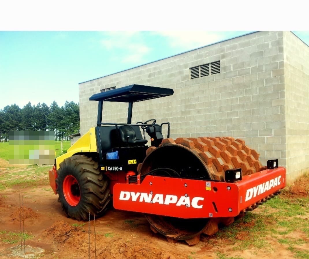 Rolo compactador Dynapac CA250 2012 - foto 1 de 3