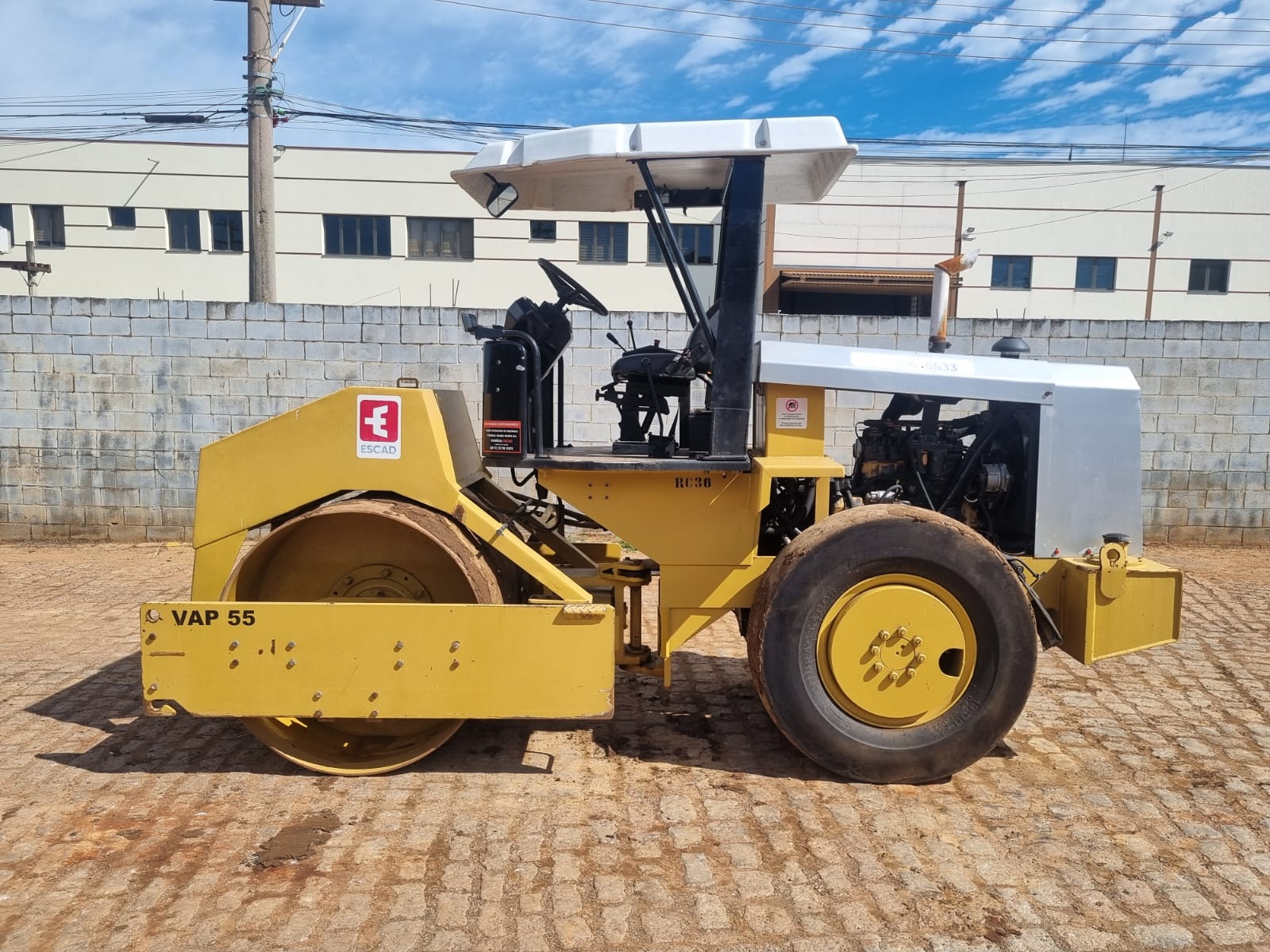 Rolo compactador Müller VAP55 2002 - foto 1 de 7