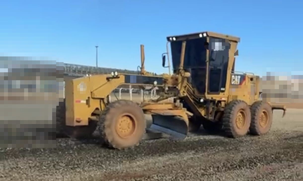 Motoniveladora Caterpillar 120H 2005 - foto 1 de 4