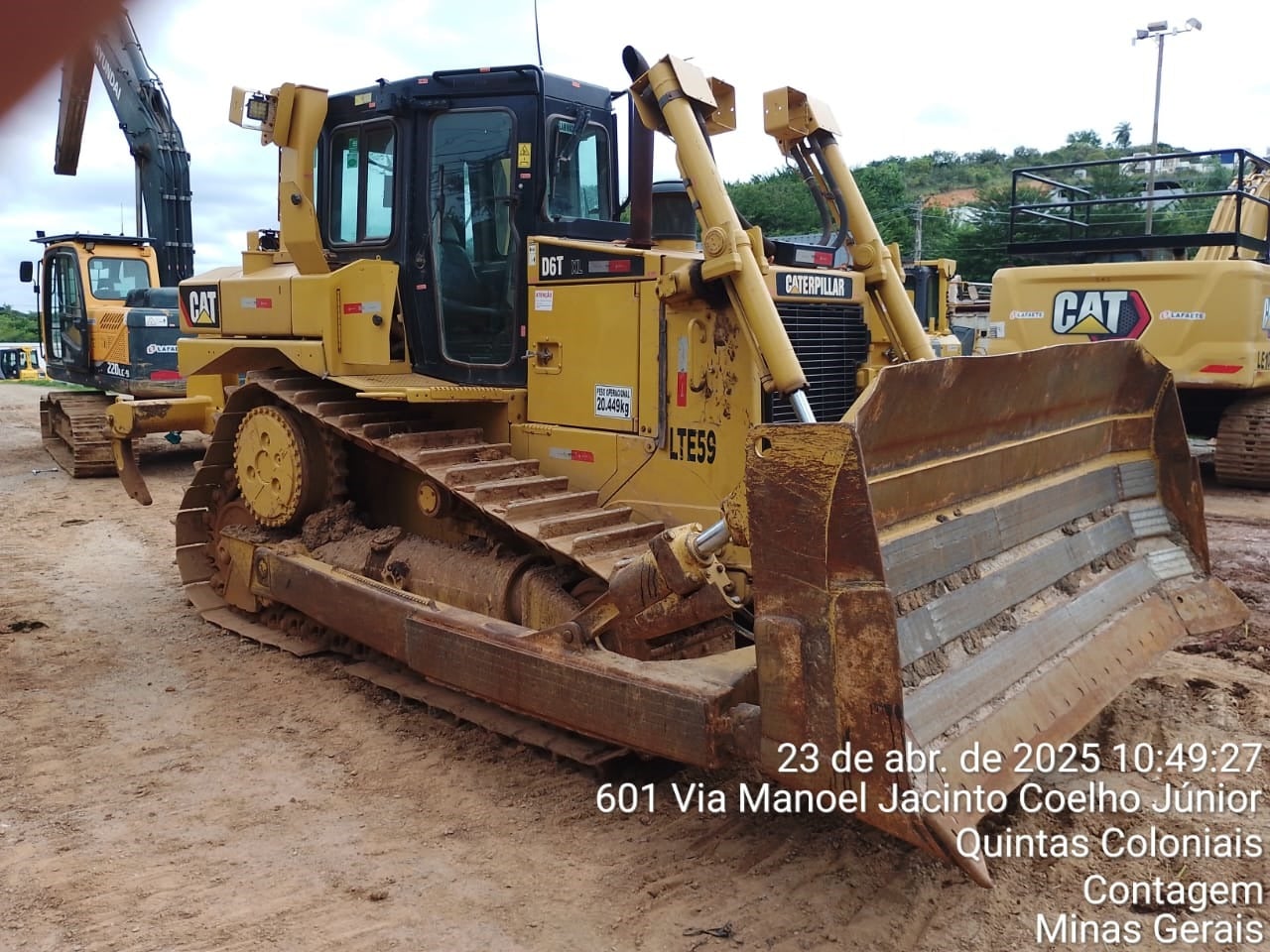 Trator de esteira Caterpillar D6T XL 2021 - foto 1 de 9