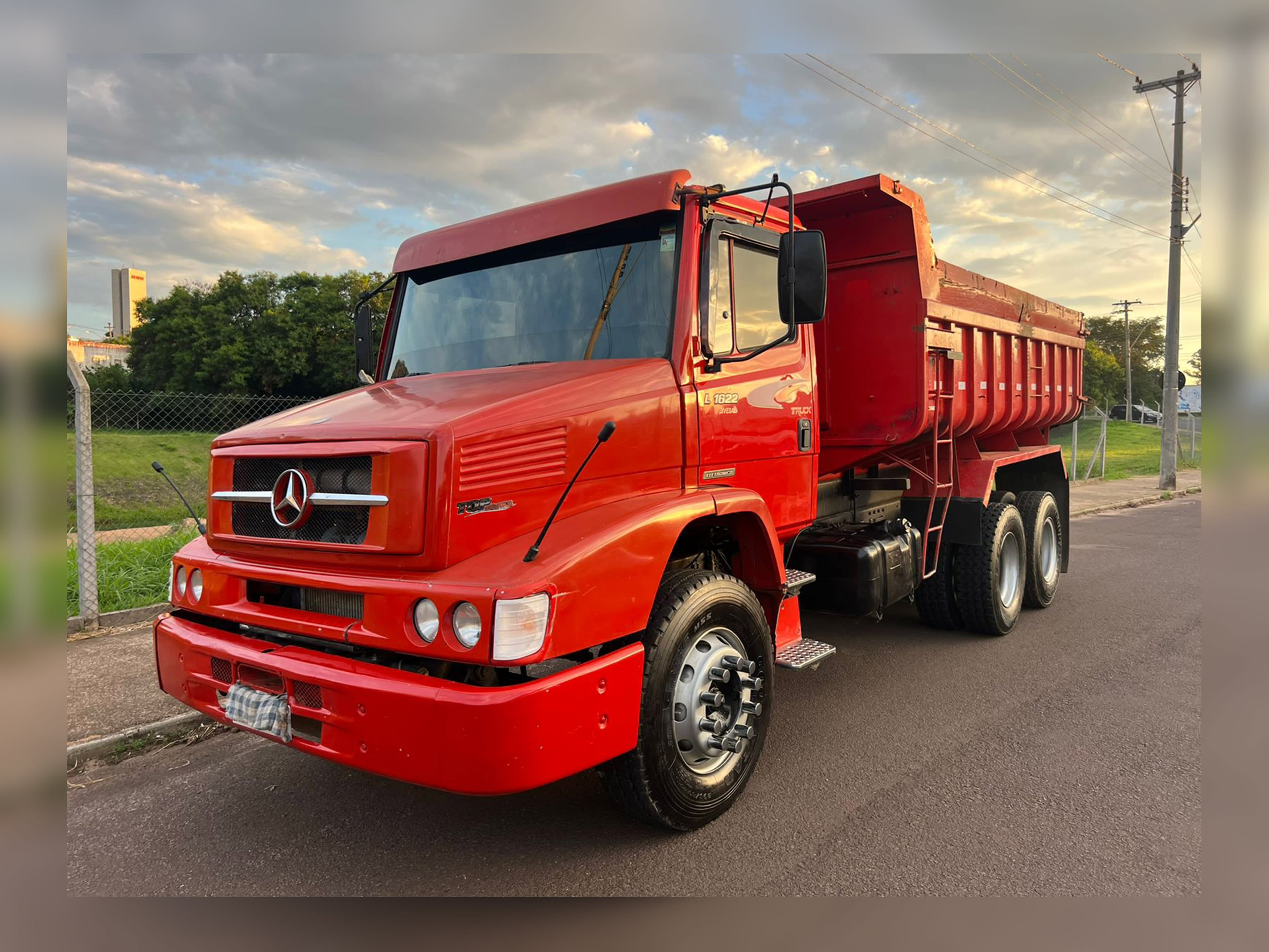 Caminhão Mercedes Benz 1622 2002 - foto 1 de 7
