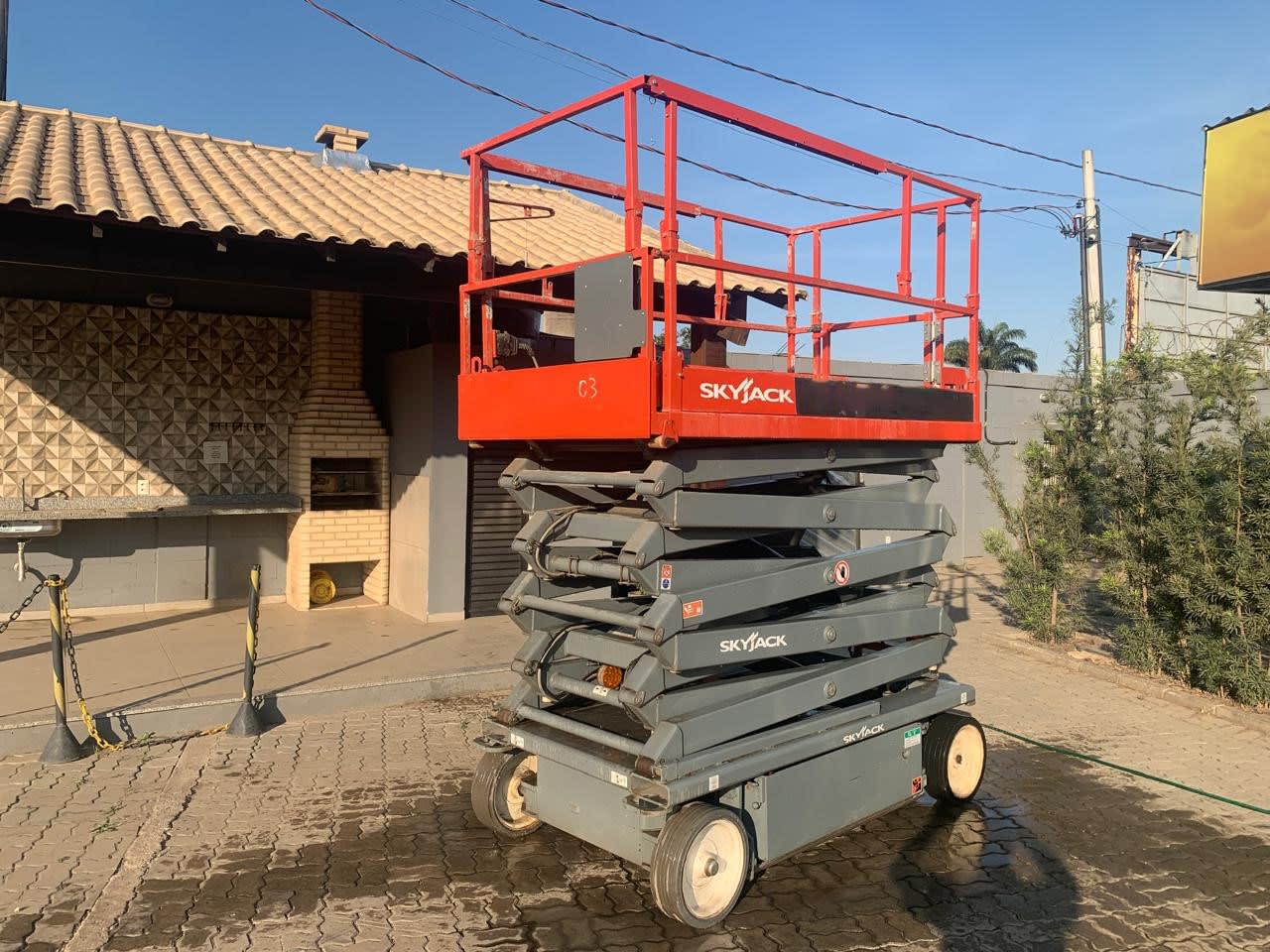 Plataforma elevatória Skyjack SJ4732 2020 - foto 1 de 10