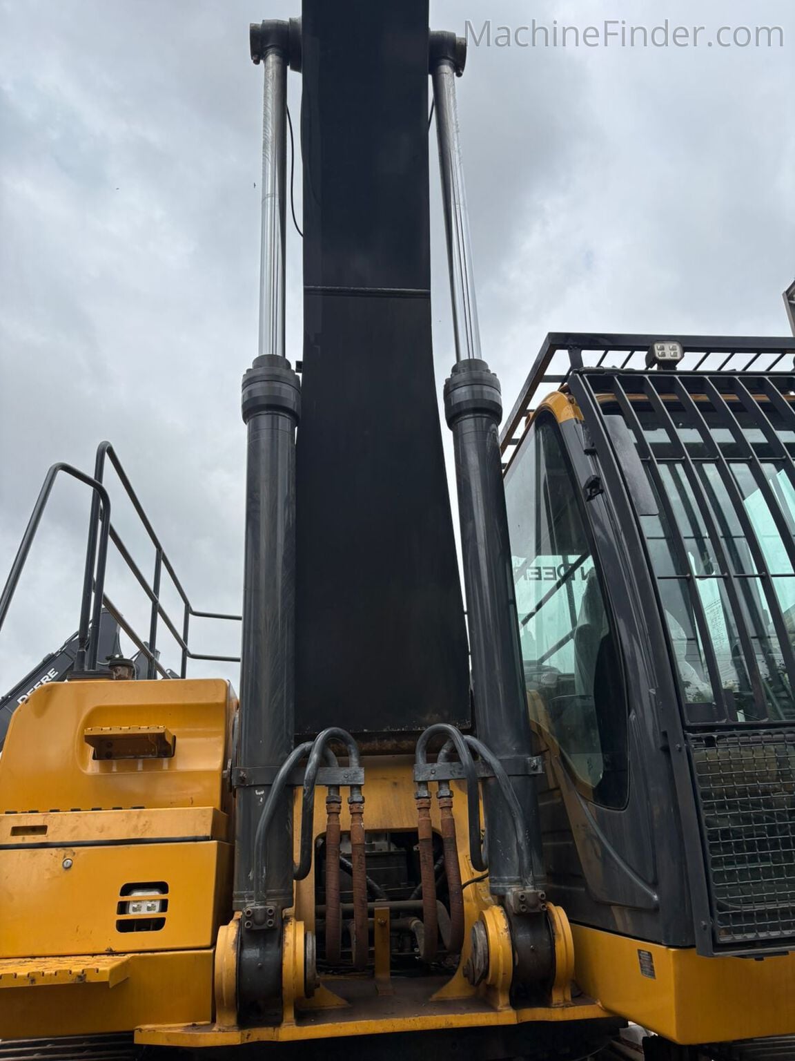 Escavadeira John Deere 350GLC 2021 - foto 1 de 6