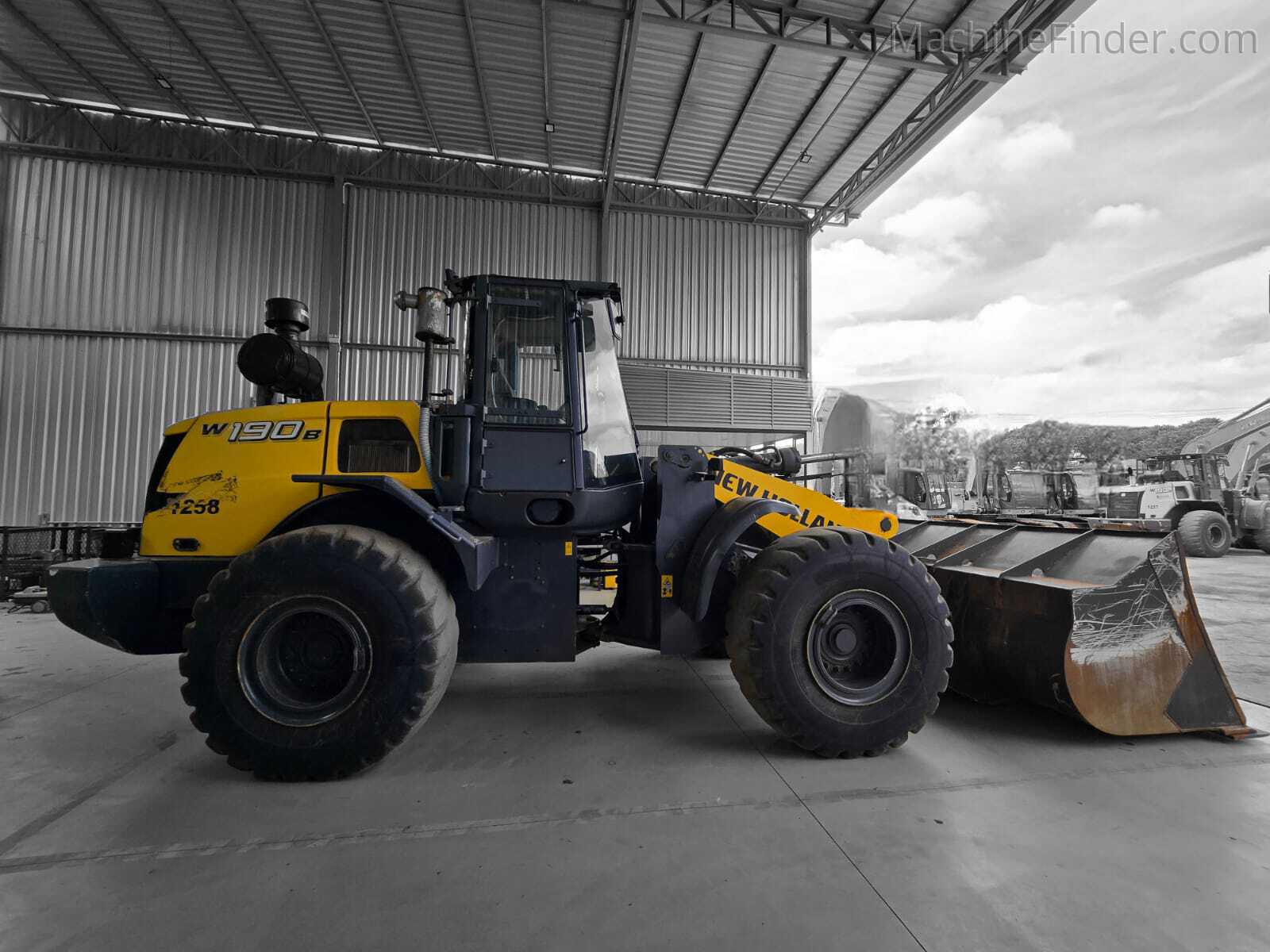 Pá Carregadeira New Holland W190B 2020 - foto 1 de 7