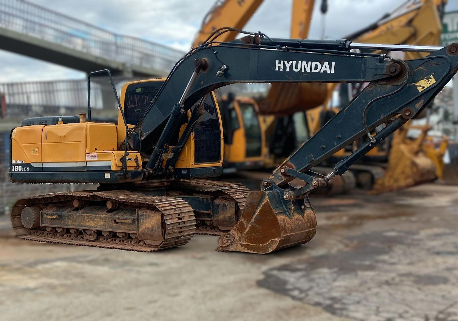 Escavadeira Hyundai R180LC-9 2023 - foto 1 de 7