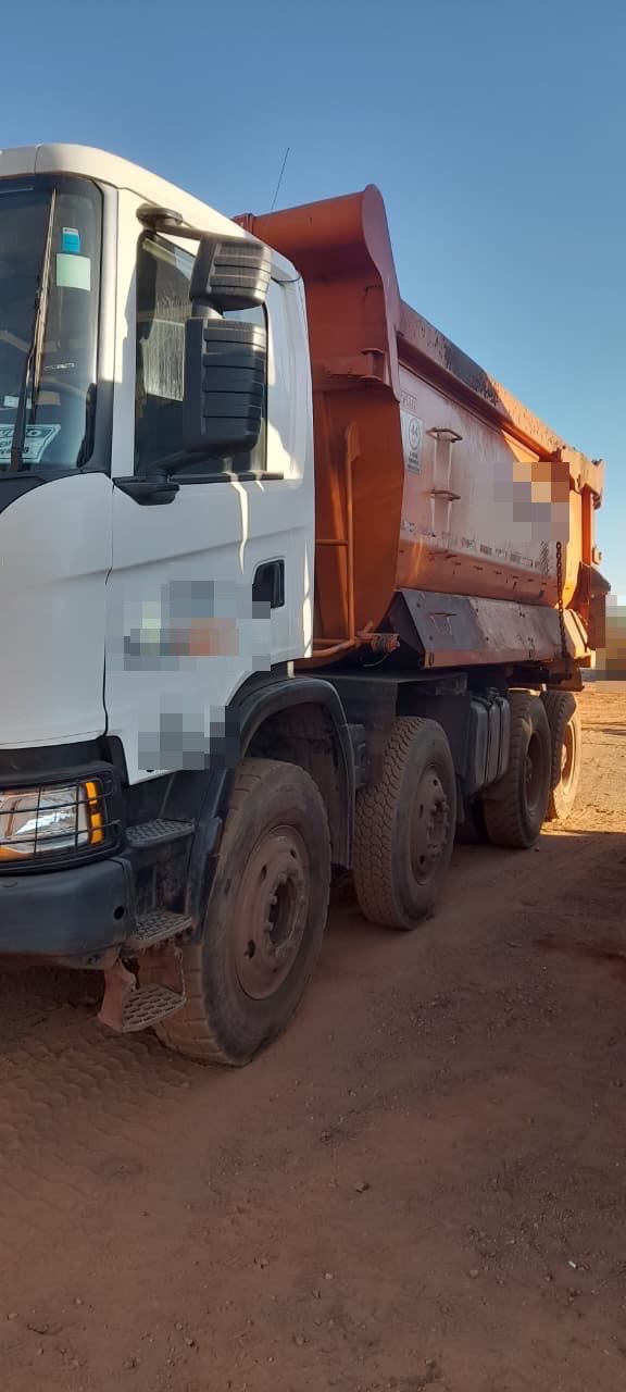 Caminhão Scania G500 8x4 2022 - foto 1 de 4