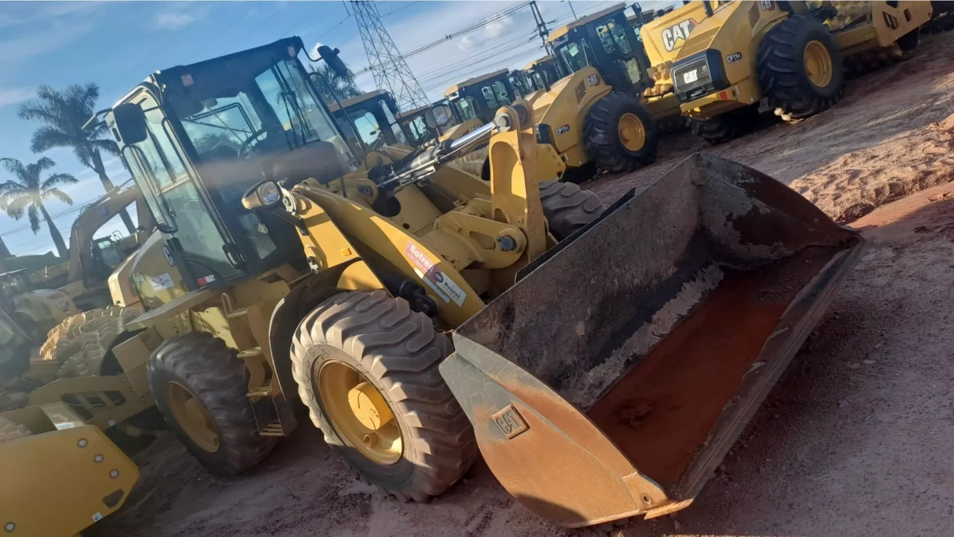 Pá Carregadeira Caterpillar 914K 2021 - foto 1 de 14