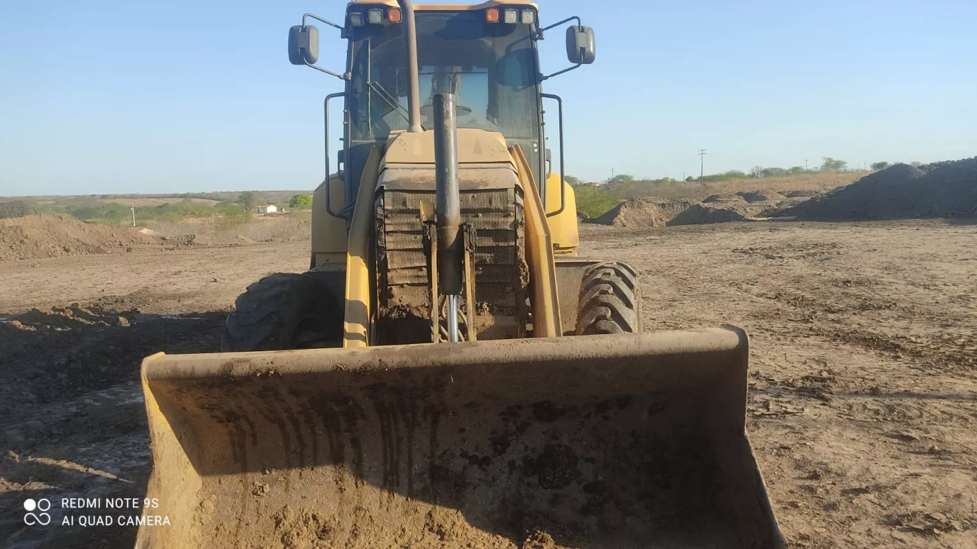 Retroescavadeira Caterpillar 416F2 2019 - foto 1 de 3
